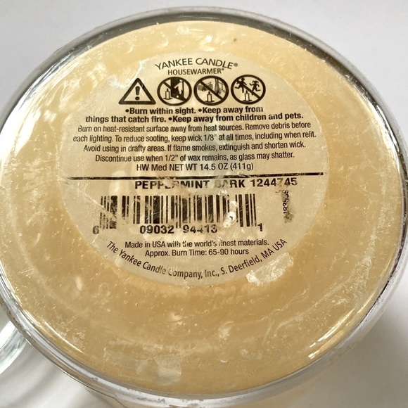 YANKEE CANDLE Peppermint Bark Candle 14.5 oz - Picture 6 of 8